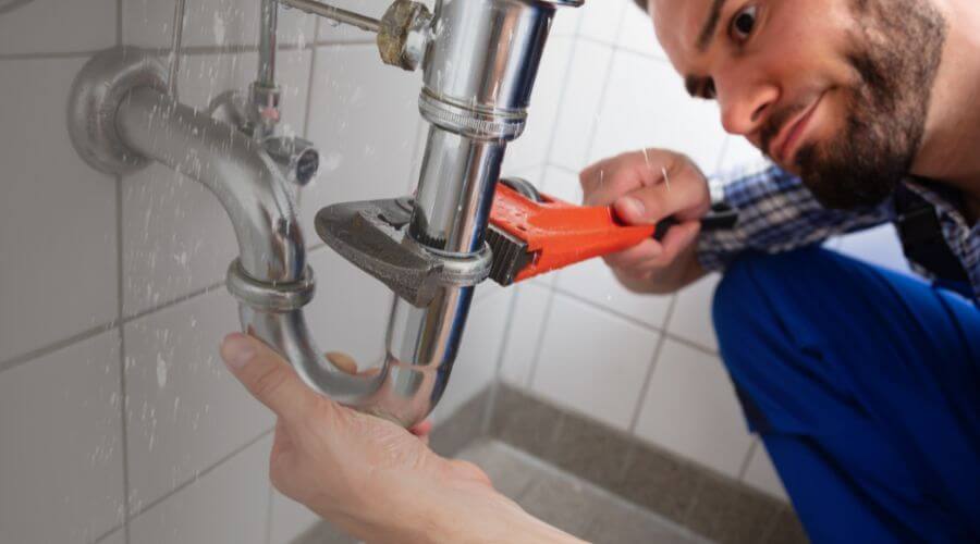 Expert burst pipe repair services in Manns Harbor, NC